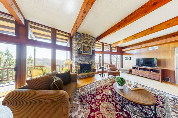 Flat-screen TV, fireplace