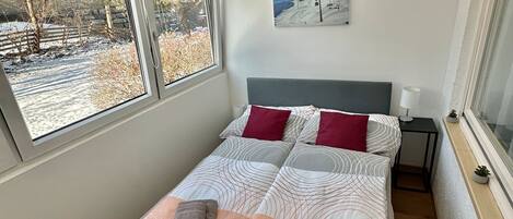 1 quarto, Wi-Fi de cortesia, roupa de cama