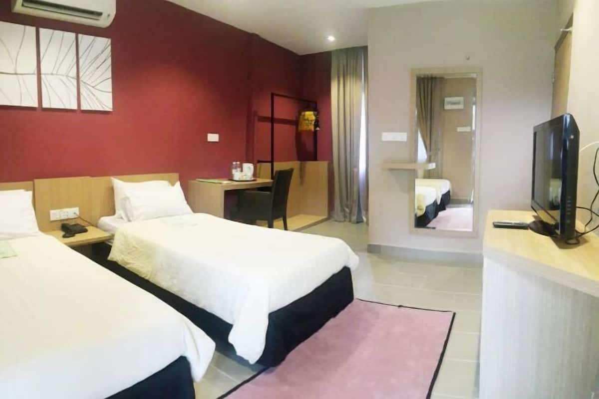 1 bedroom, minibar, in-room safe, iron/ironing board