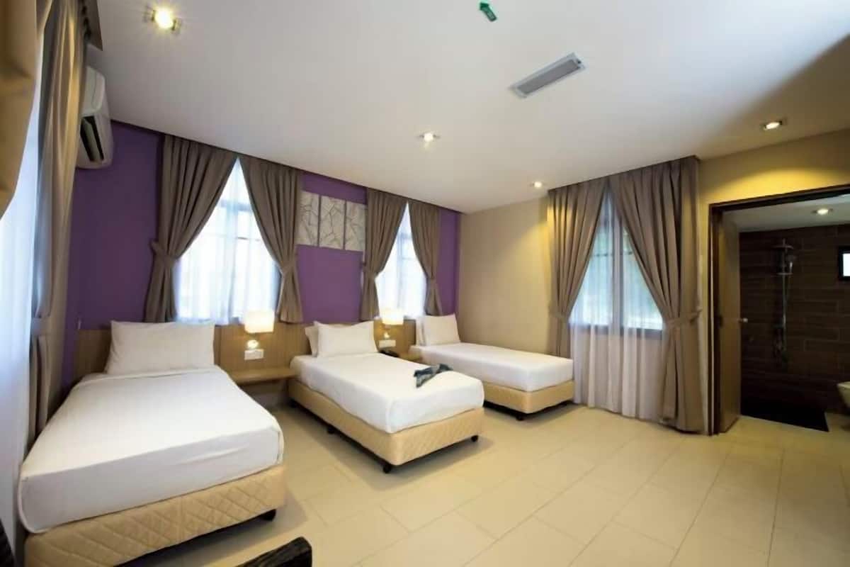 1 bedroom, minibar, in-room safe, iron/ironing board