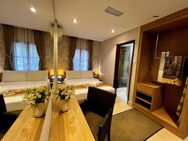 Suite Premium | Minibar, caja fuerte, sistema de insonorización