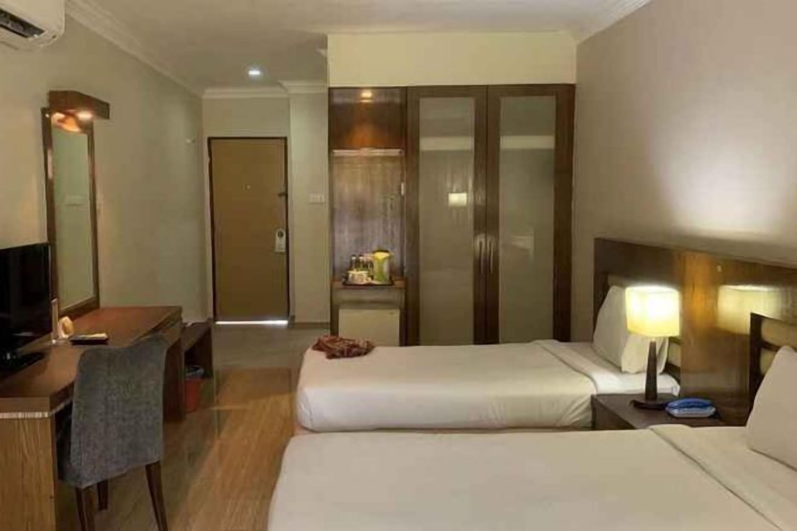 Minibar, Zimmersafe, schallisolierte Zimmer, Bügeleisen/Bügelbrett