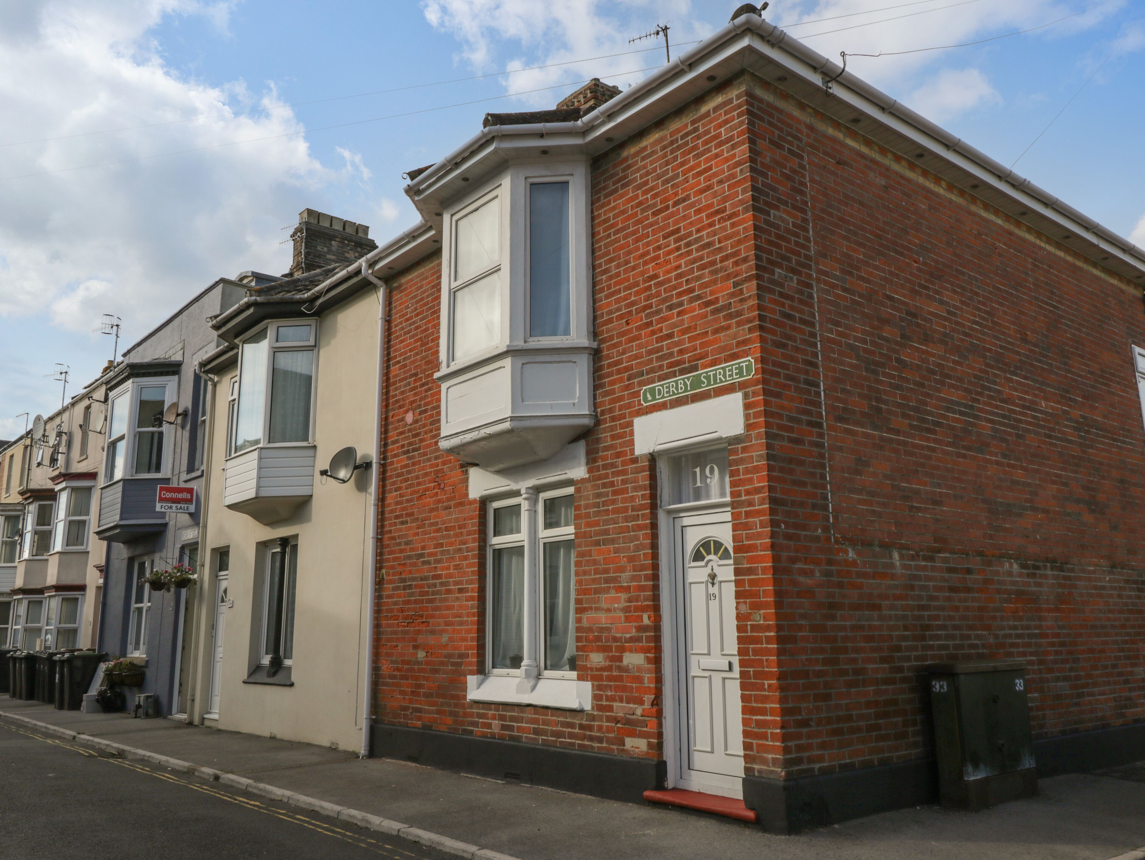 19 DERBY STREET, pet friendly, character holiday cottage in Weymouth