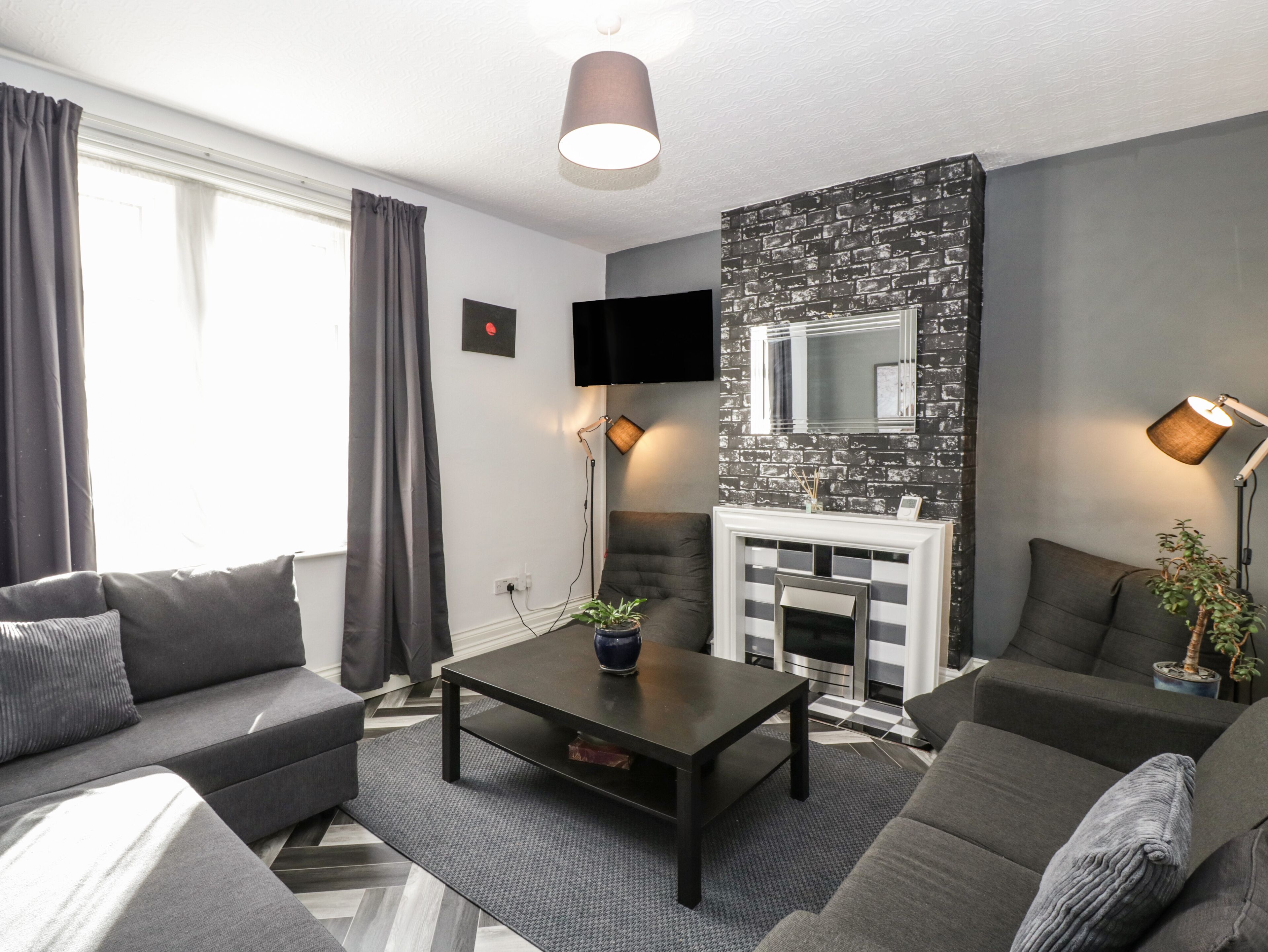 19 DERBY STREET, pet friendly, character holiday cottage in Weymouth