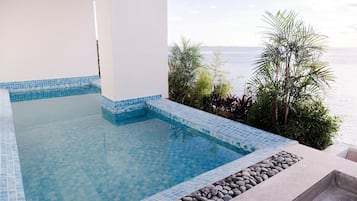 Suite with Private Pool (Premier King Bayview Pool Suite) | 1 bedroom, in-room safe, desk, laptop workspace