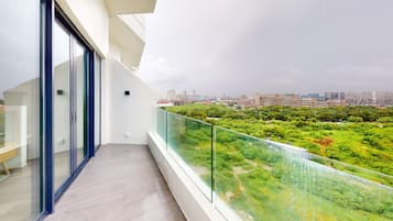 Premier Room, Bay View | 1 bedroom, in-room safe, desk, laptop workspace