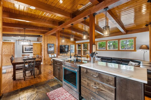 Just for Fun - Hot Tub - Air Conditioning - Near Downtown