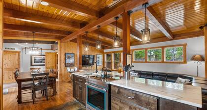 Just for Fun - Hot Tub - Air Conditioning - Near Downtown