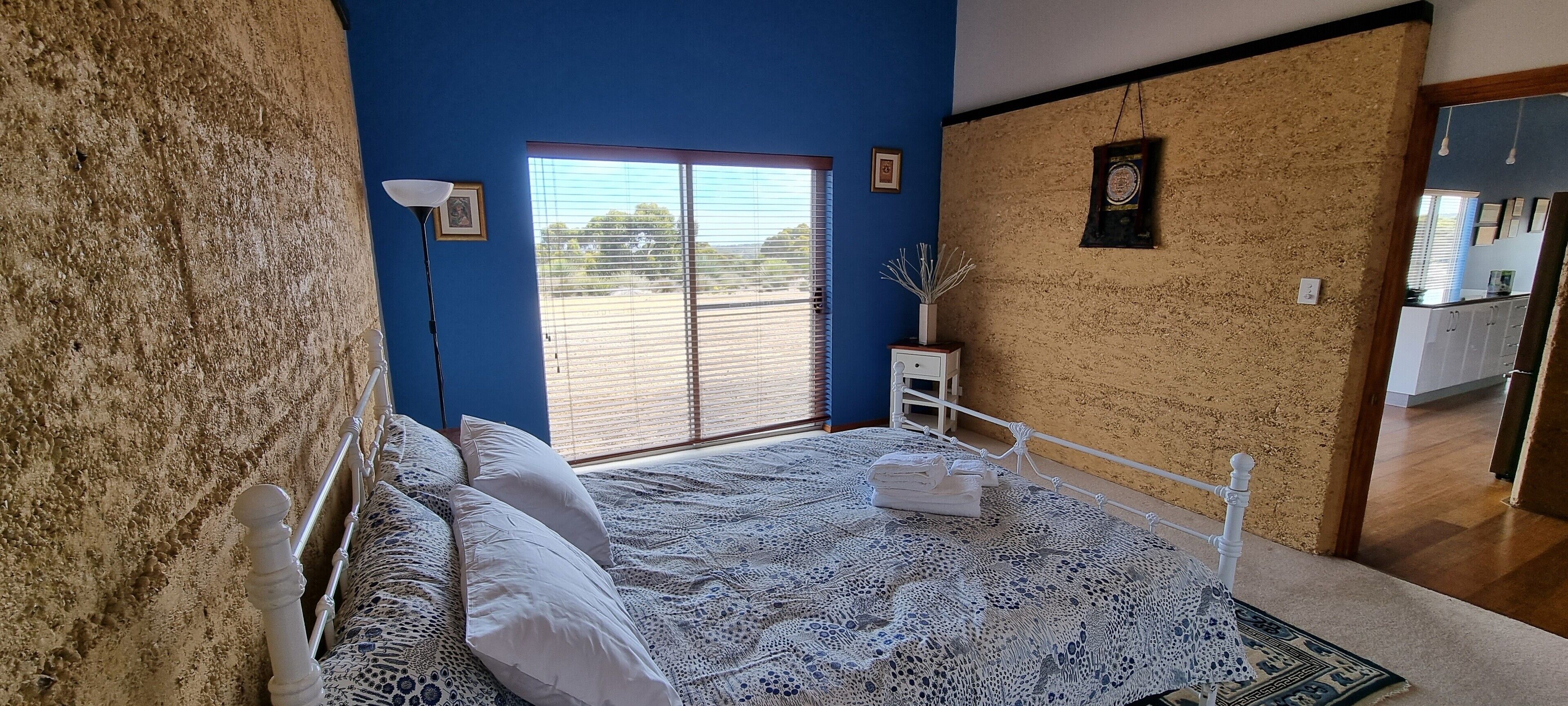 TWELVE EAGLES.<br>Wonderful views of native bushland at its’ best.