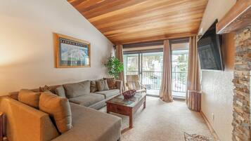 Smart-TV, peis og DVD-spiller