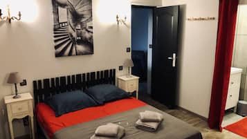 1 bedroom, iron/ironing board, travel cot, free WiFi