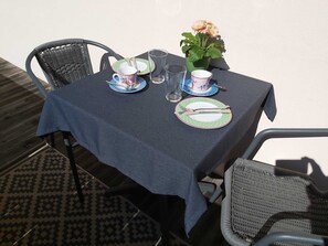 Outdoor dining - Vacation apartment Kräuterbeet for 2 persons, 25 sqm, kitchenette, double bed (Inzell)