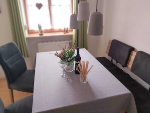 Dining - Vacation apartment Kräuterbeet for 2 persons, 25 sqm, kitchenette, double bed (Inzell)