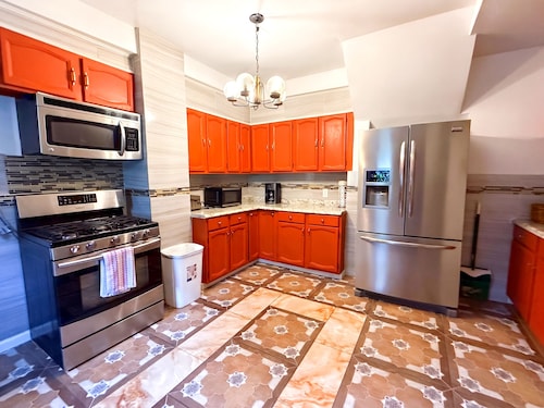 New Humble Home! - Near Six Flags & Naval Base!!