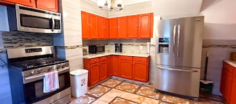 New Humble Home! - Near Six Flags & Naval Base!!
