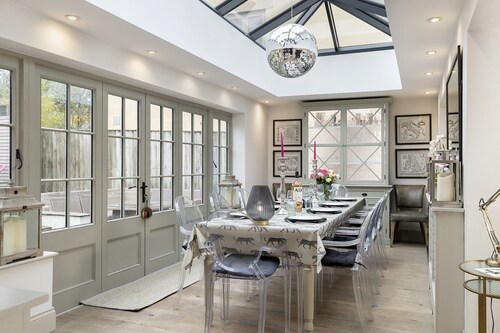 Luxury Detached Cotswold Holiday Home - Honeysuckle House