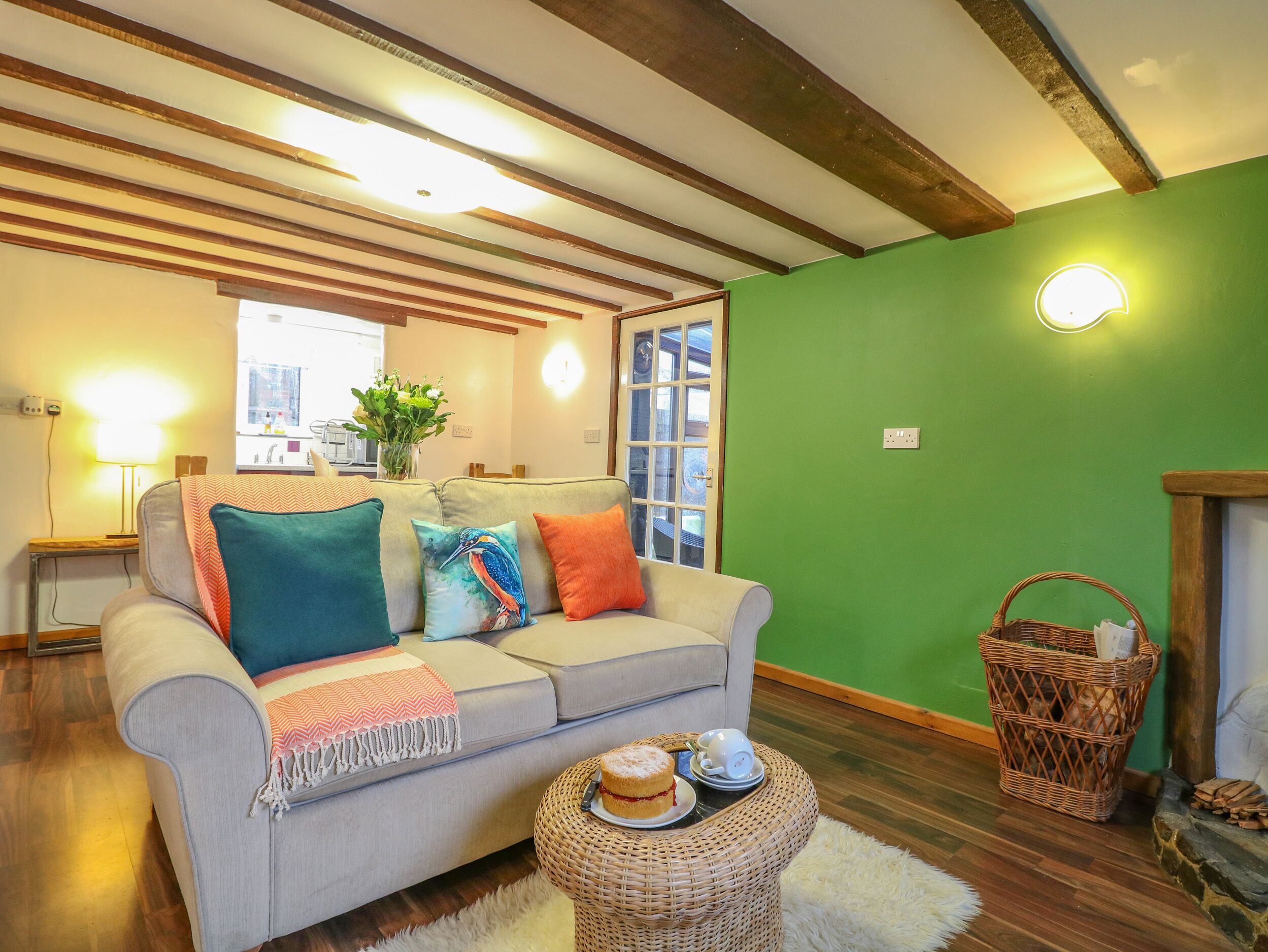 KINGFISHER COTTAGE, pet friendly, with open fire in Bradworthy