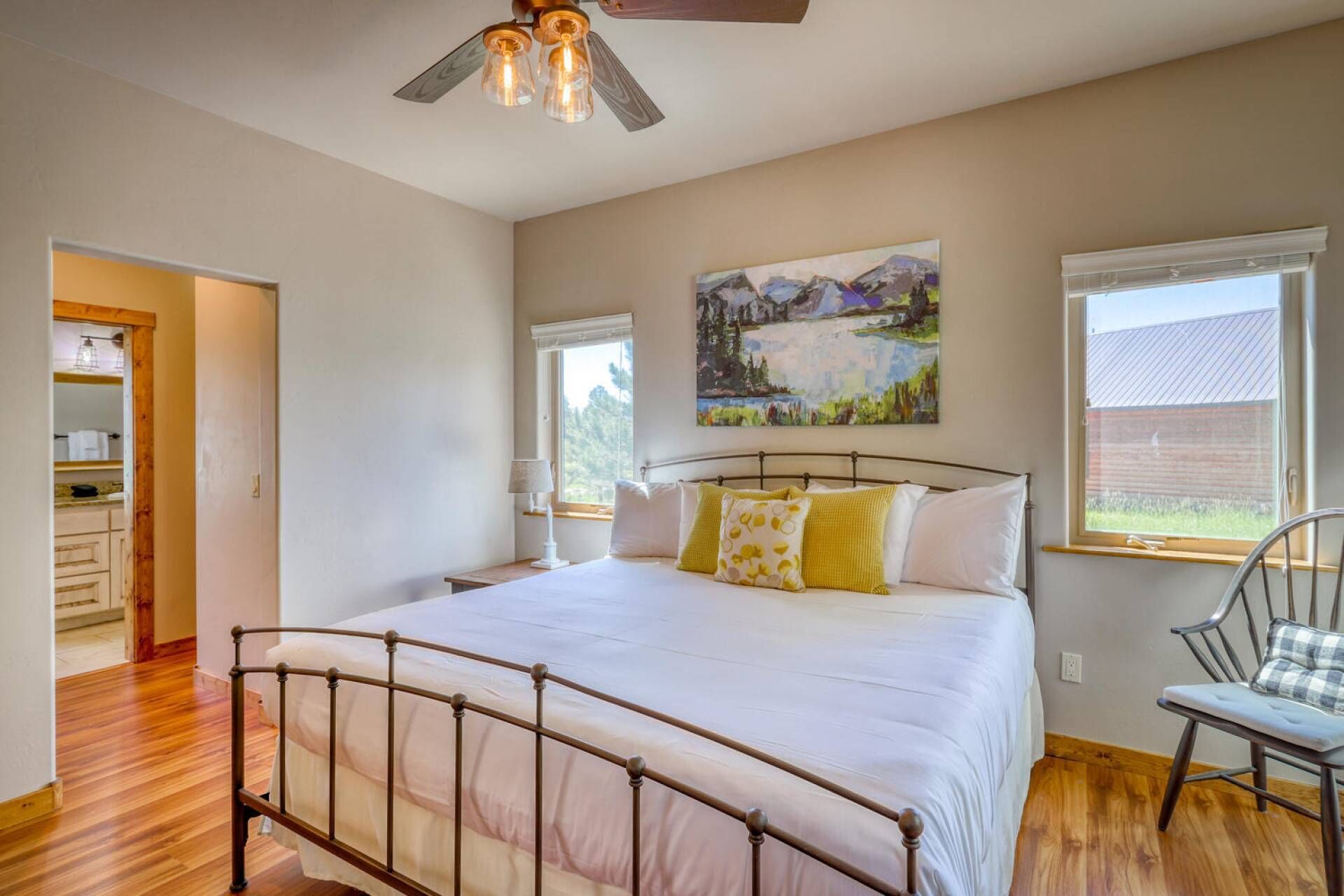 Autumn Getaway! Hot Tub/Patio w/ Seating and Grill/ Garage/Games/Views/ National Forest Access