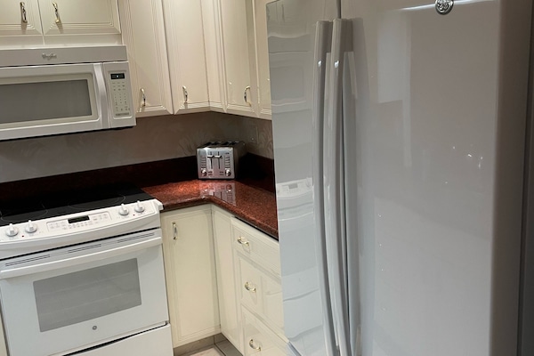 KylskÄp, mikrovÄgsugn, ugn och spishÀll