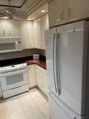 Ocean View Condo Across from Best Beach in Maui (Kamaole Beach Royale 202)