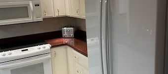 Ocean View Condo Across from Best Beach in Maui (Kamaole Beach Royale 202)