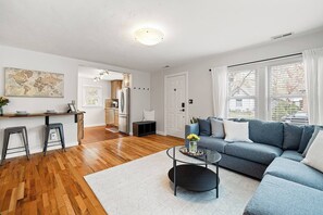 TV - Walkable North End Home with Free Bikes (Boise)