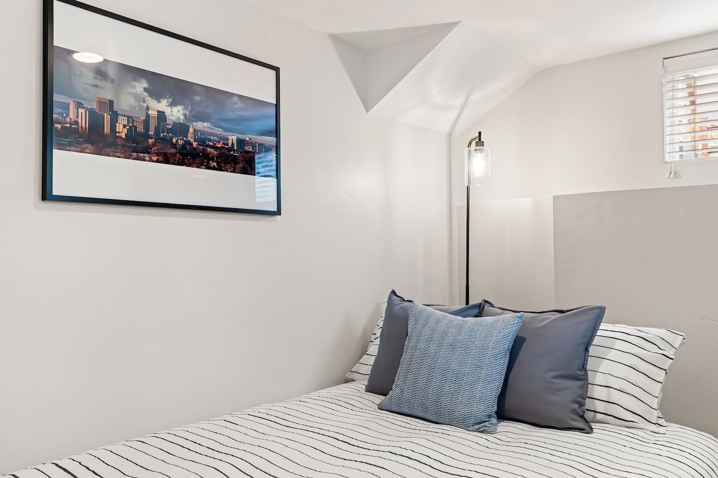 3 Schlafzimmer, Schreibtisch, Bügeleisen/Bügelbrett, Reisekinderbett