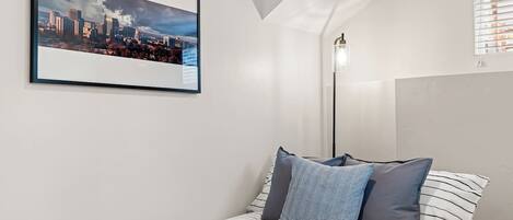 3 Schlafzimmer, Schreibtisch, Bügeleisen/Bügelbrett, Reisekinderbett