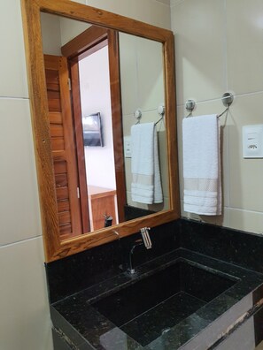 Double or Twin Room | Bathroom - Suites Flecheiras (Trairi)