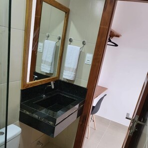 Habitación con 1 cama matrimonial o 2 individuales | Baño