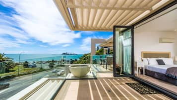 3 bedrooms, in-room safe, iron/ironing board, free WiFi