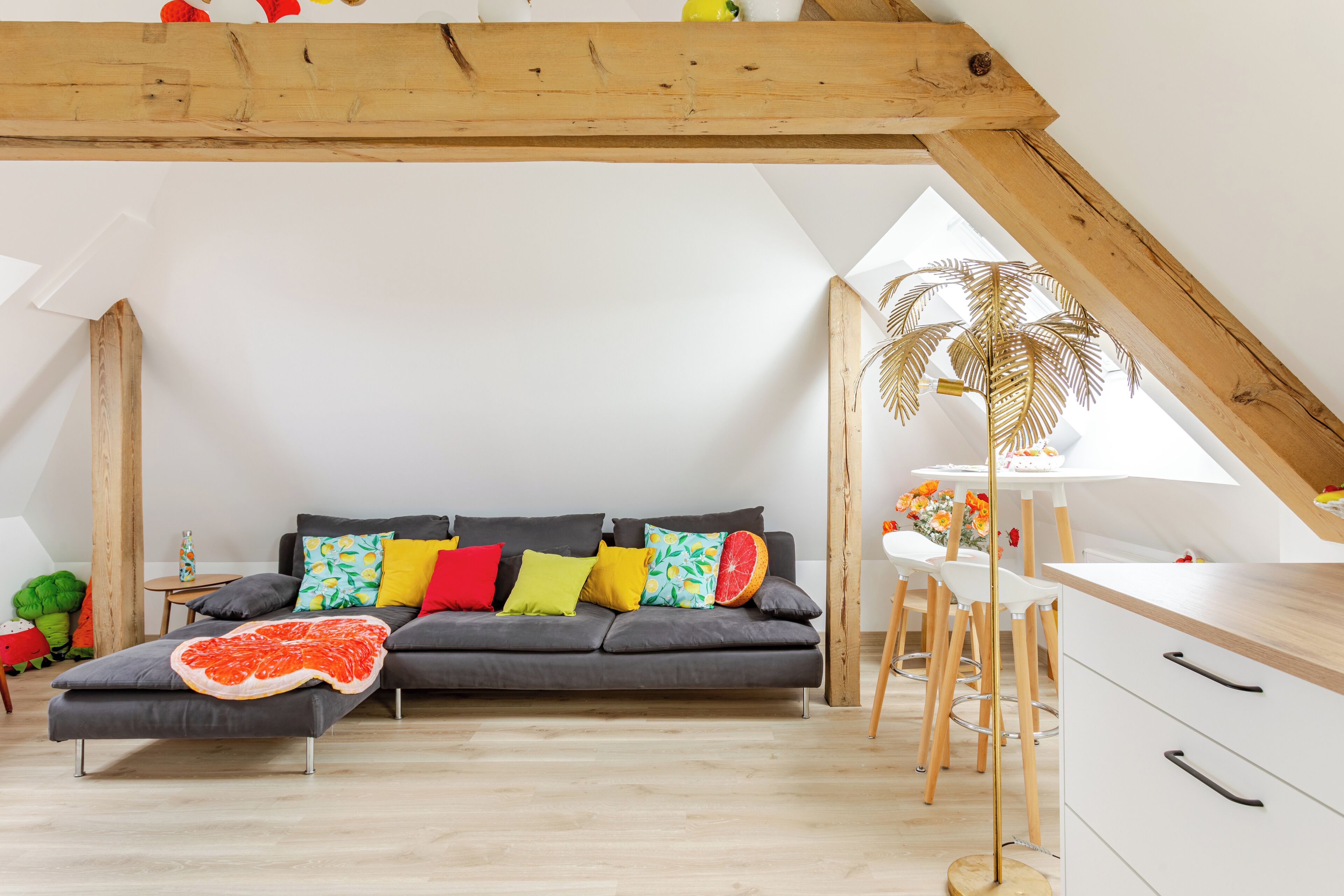 Suite Studio Romantique | Salle de séjour | Enceintes connectées