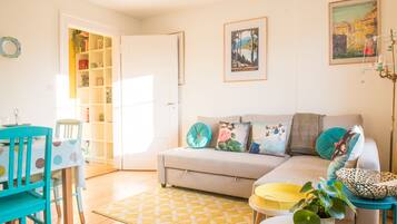 Apartemen Comfort | Area keluarga | Smart speaker