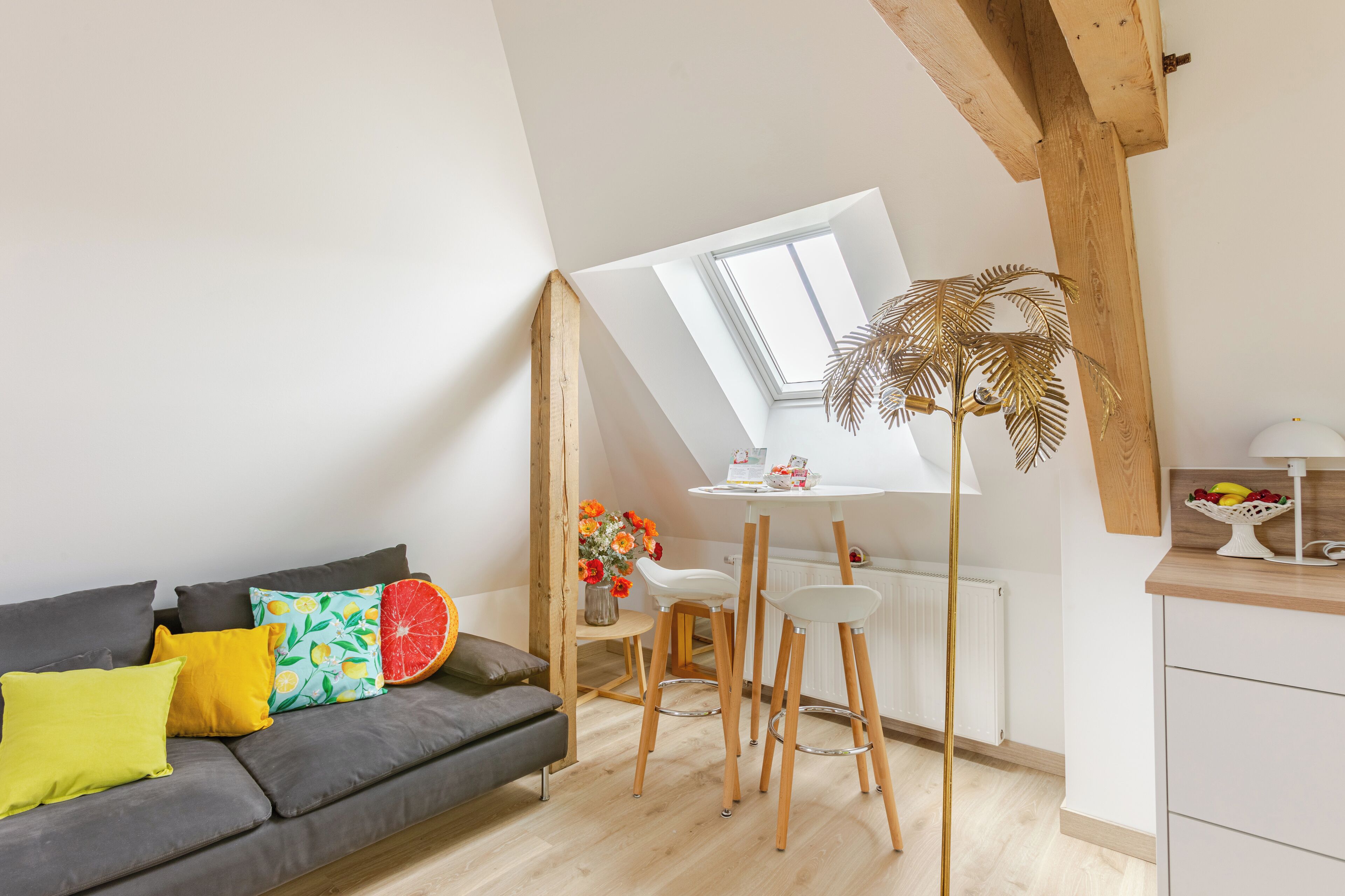 Suite Studio Romantique | Salle de séjour | Enceintes connectées