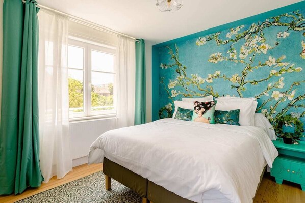 Deluxe Studio | Premium bedding, pillow-top beds, in-room safe, individually decorated