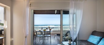 T2A Jardin du Lagon apartment of 34m2 on the ground floor with garden at the edge of the lagoon