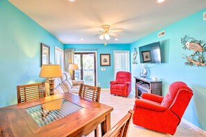 TV, fireplace, DVD player - Walk to Ocean: Myrtle Beach Family Escape w/ Pool (Myrtle Beach)
