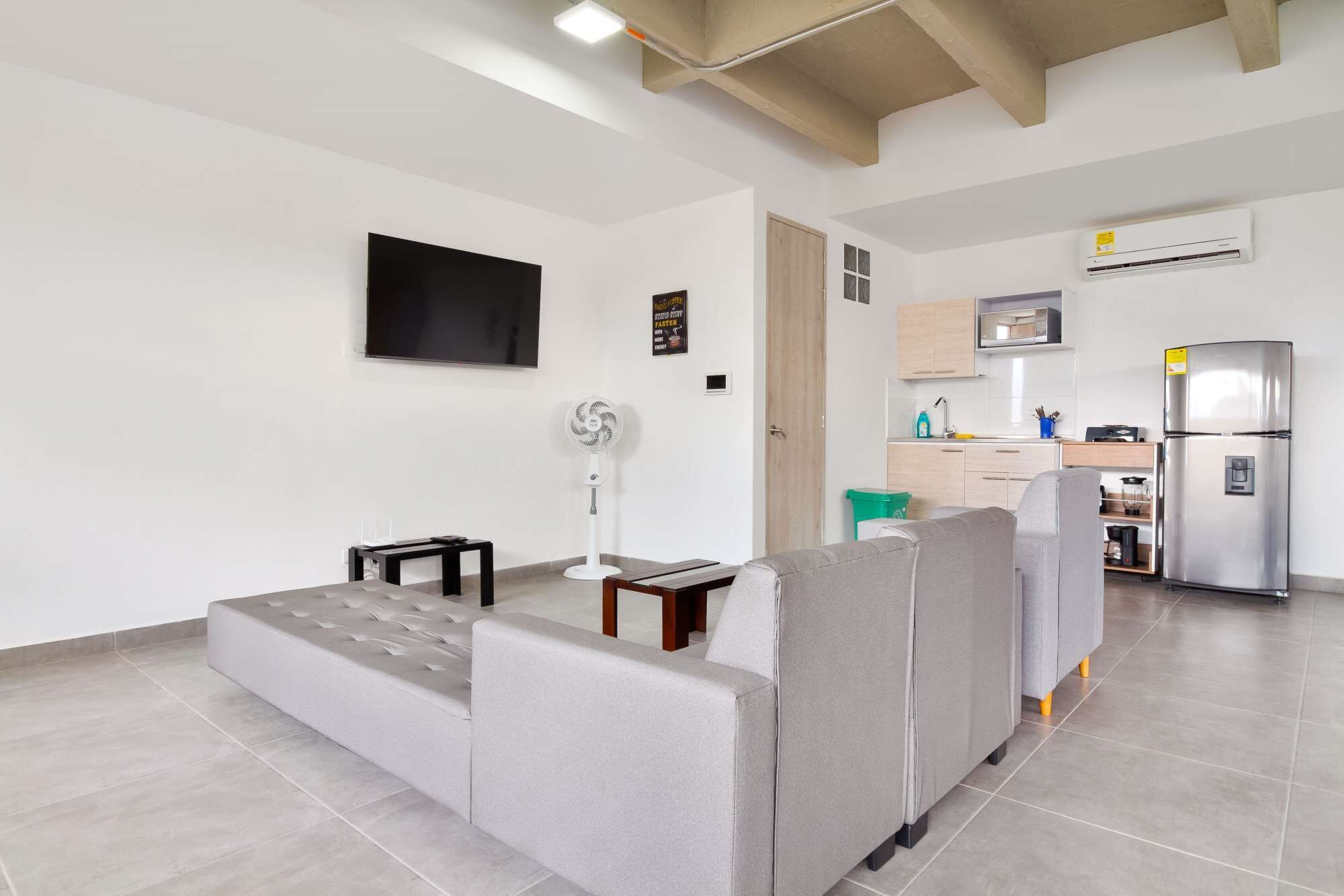 Double Bed Studio APT 2nd floor in Parque Poblado