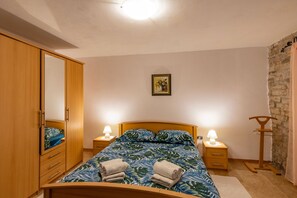 5 室のベッドルーム、アイロン / アイロン台、旅行用ベビーベッド、WiFi (無料)