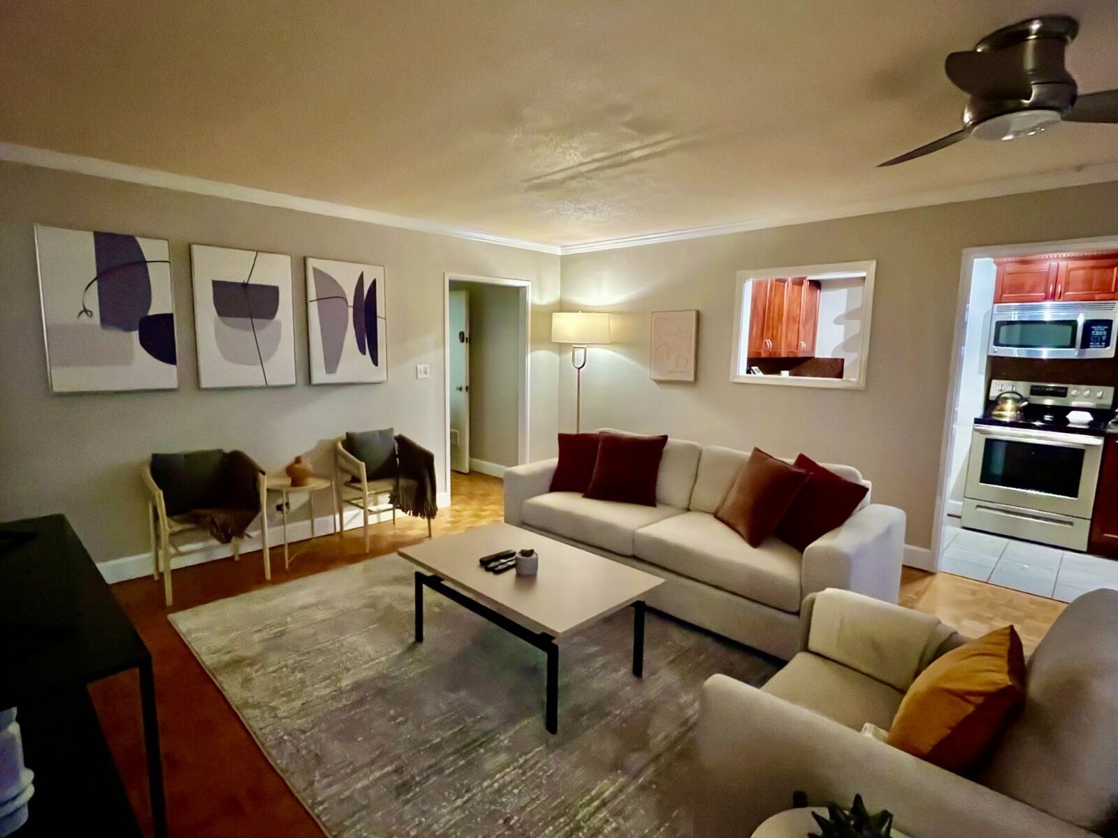 Great View/Private Balcony, Downtown High-rise!