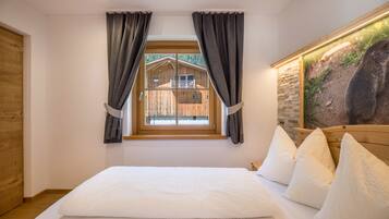 2 makuuhuonetta, silitysrauta/-lauta, ilmainen Wi-Fi, vuodevaatteet