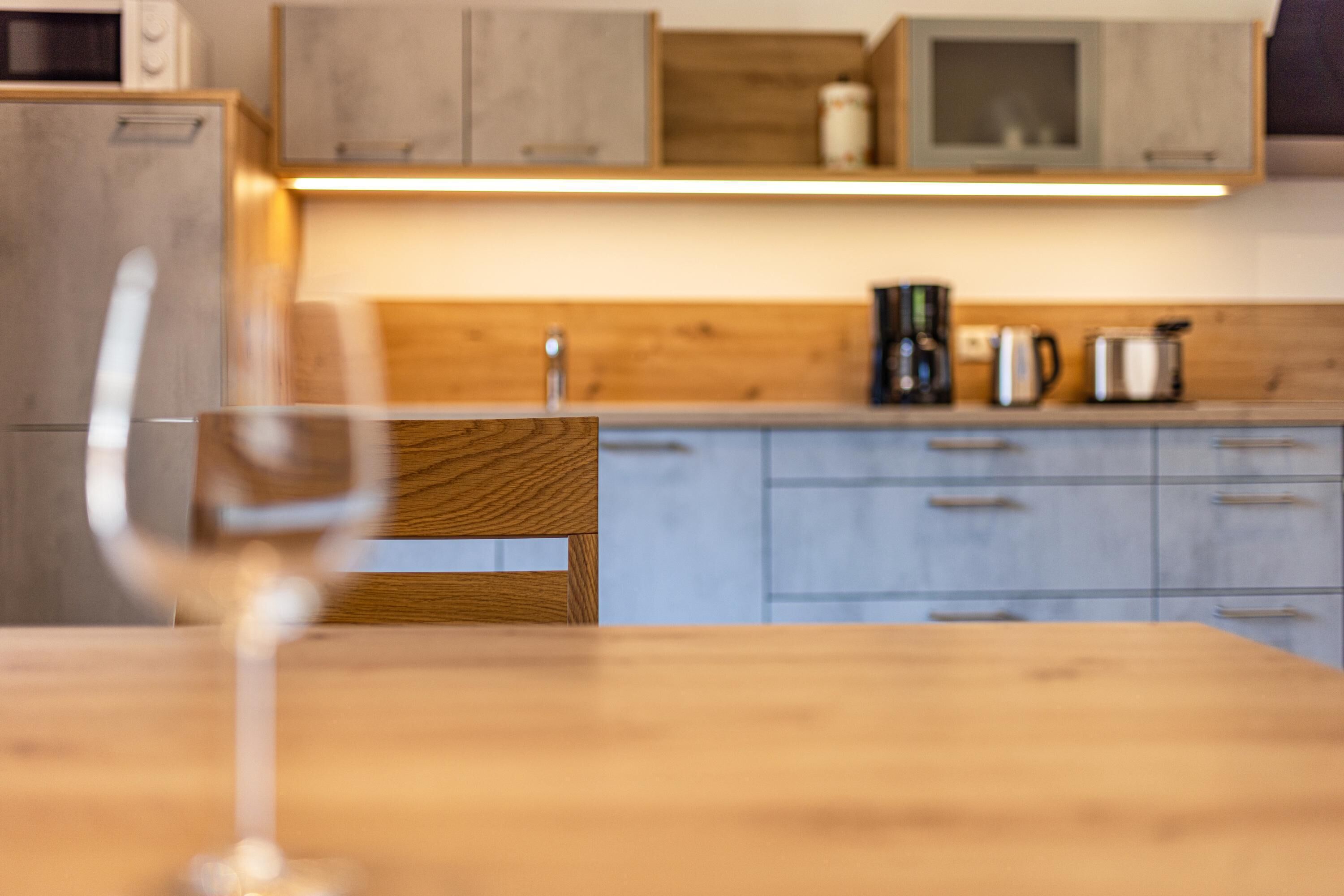 雪櫃、微波爐、焗爐、爐具