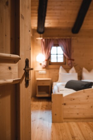 1 bedroom, free WiFi, bed sheets - Cottage 'Lechnerhütte Fane Alm' with Mountain View, Wi-Fi & Terrace (Vals)
