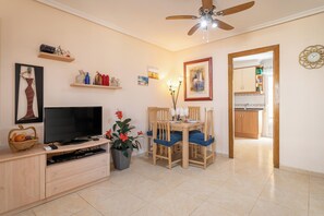 Dining - Holiday Home 'Casa Susan' with Pool, Wi-Fi & Garden (Torrevieja)
