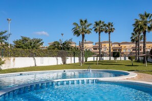 Pool - Holiday Home 'Casa Susan' with Pool, Wi-Fi & Garden (Torrevieja)