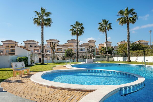 Pool - Holiday Home 'Casa Susan' with Pool, Wi-Fi & Garden (Torrevieja)