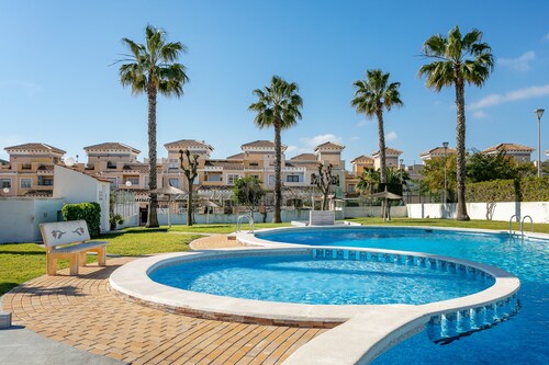 Maison de vacances 'Casa Susan' avec piscine, Wi-Fi et jardin.