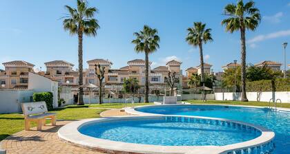 Maison de vacances 'Casa Susan' avec piscine, Wi-Fi et jardin.