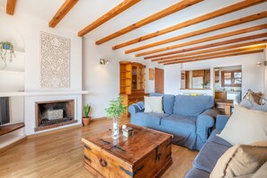 TV - Apartment 'Vistasol Port de Soller' with Mountain View, Balcony and pool access (Soller)