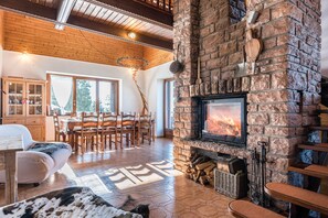 Interior - Chalet The Lodge Monte Bondone close to Ski Slopes with Mountain Views and Sauna (Vason)